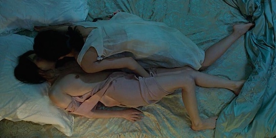 the-handmaiden-sex-scene-korean-film-lesbian-kim-minhee-taeri-7